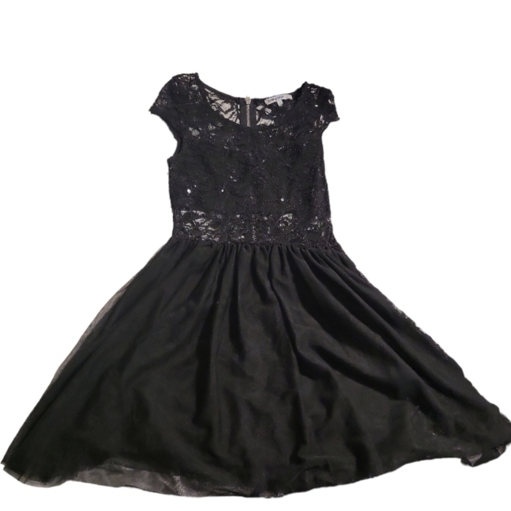 Women: Dress